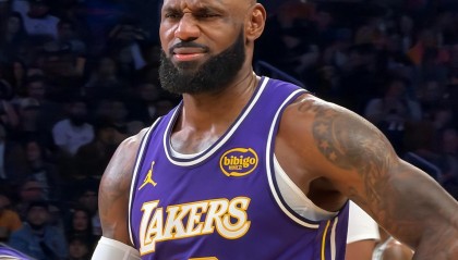 周最佳球员诞生，NBA官宣2笔罚单！勇士酝酿大交易，老詹做出决定